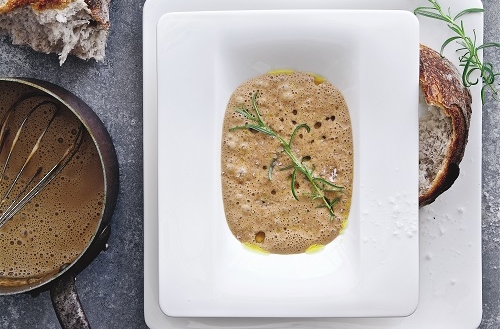 Skummig svampsoppa med portvin och tryffel